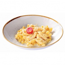 56 / Makaroni ar mozarellas siera mērcīti